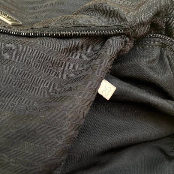 Prada Tessuto Vintage Nylon Saffiano Vela large Messenger Bag Black - Picture 6 of 15
